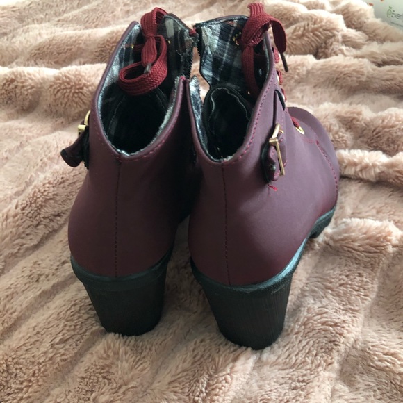 Maroon booties - Picture 3 of 4